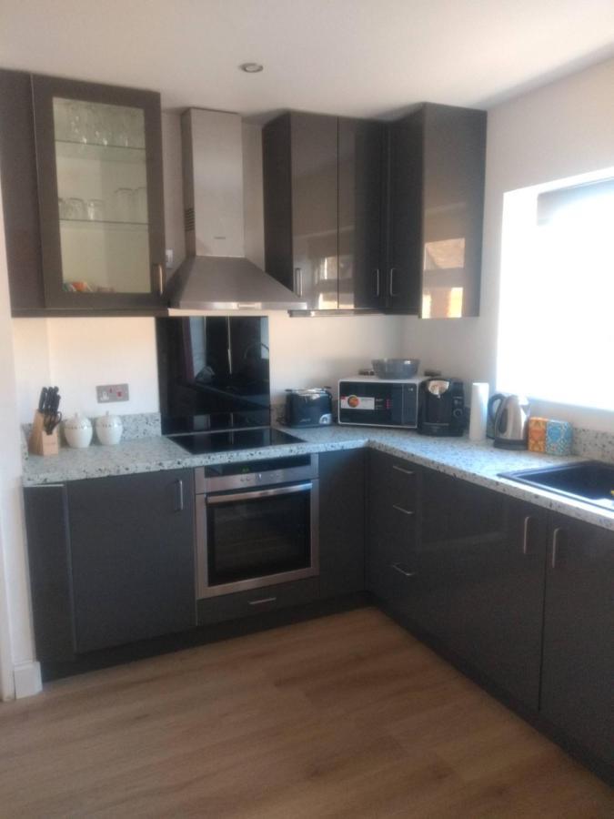 Cheltenham - 3 Bedroom, Parking, Disneyplus Dış mekan fotoğraf
