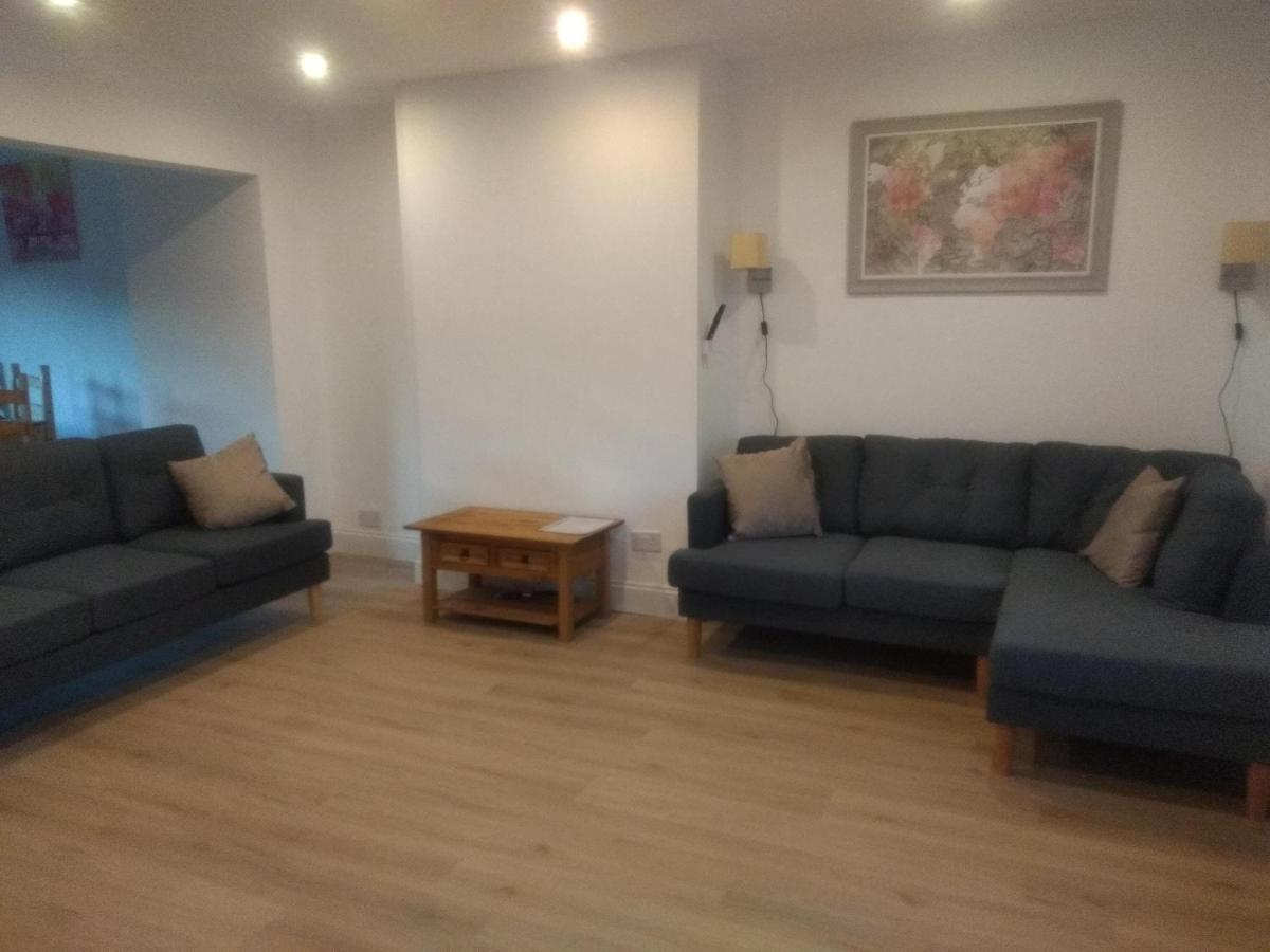 Cheltenham - 3 Bedroom, Parking, Disneyplus Dış mekan fotoğraf